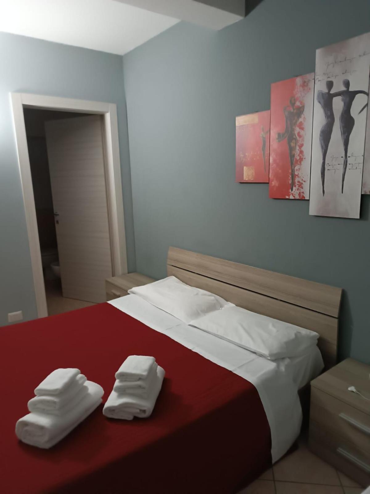 Hotel Ded 1 Checkin A Richiesta Parma Ngoại thất bức ảnh